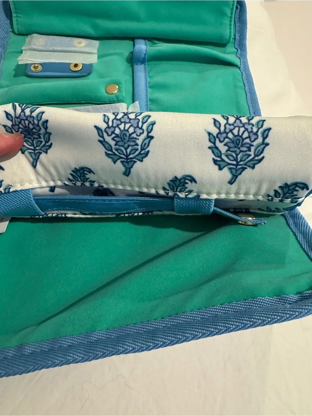Roller Rabbit Blue Floral Jewelry Roll